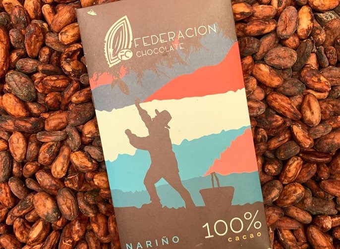 Federación Chocolate interior at Parque 93 Bogotá with cacao mural