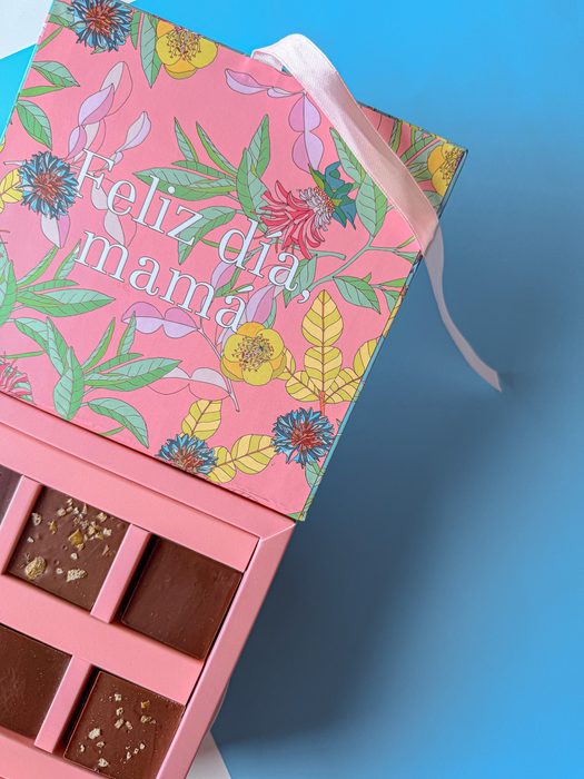 Tibitó chocolate bar gift box six flavors
